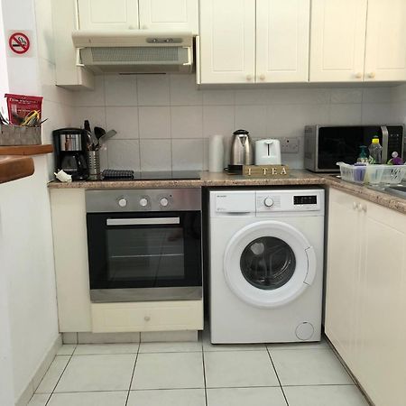 Stylish 1 Bedroom Apartment In Limnaria Gardens Paphos Extérieur photo