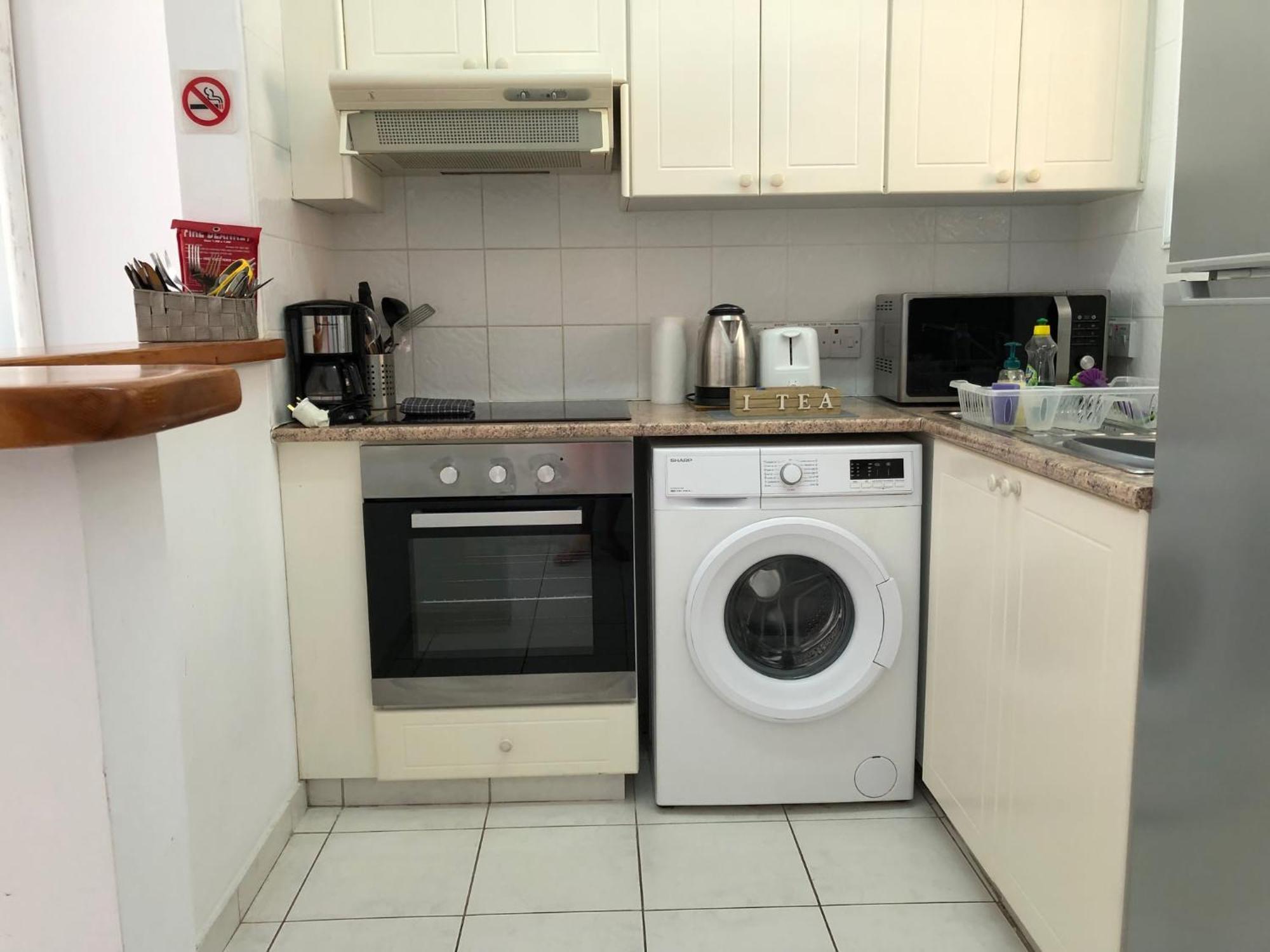 Stylish 1 Bedroom Apartment In Limnaria Gardens Paphos Extérieur photo