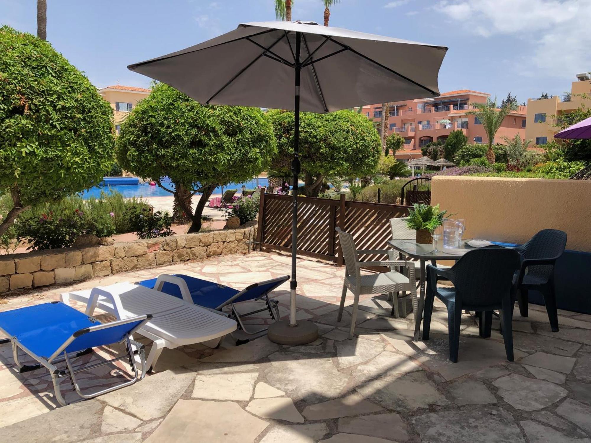 Stylish 1 Bedroom Apartment In Limnaria Gardens Paphos Extérieur photo