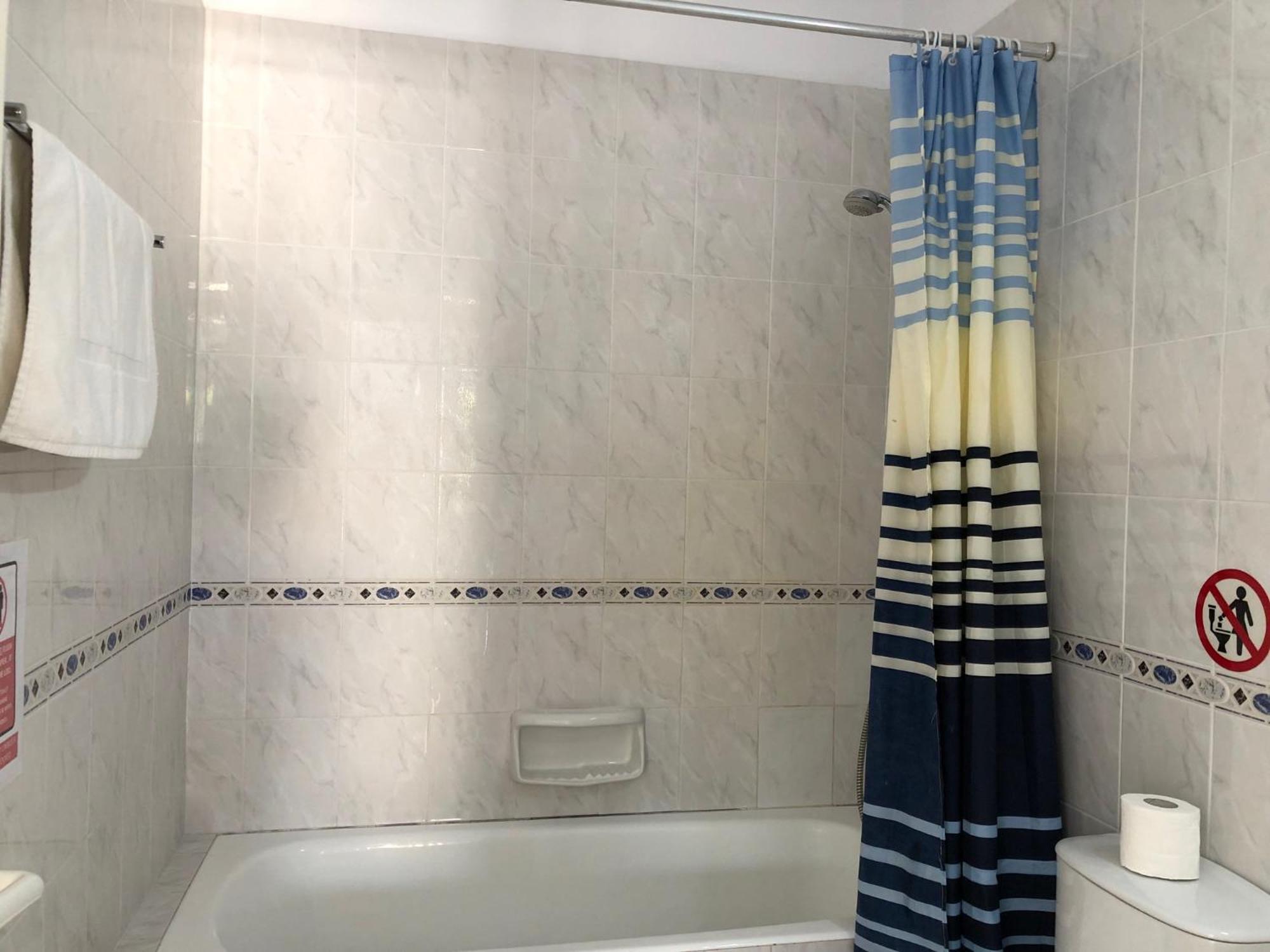 Stylish 1 Bedroom Apartment In Limnaria Gardens Paphos Extérieur photo