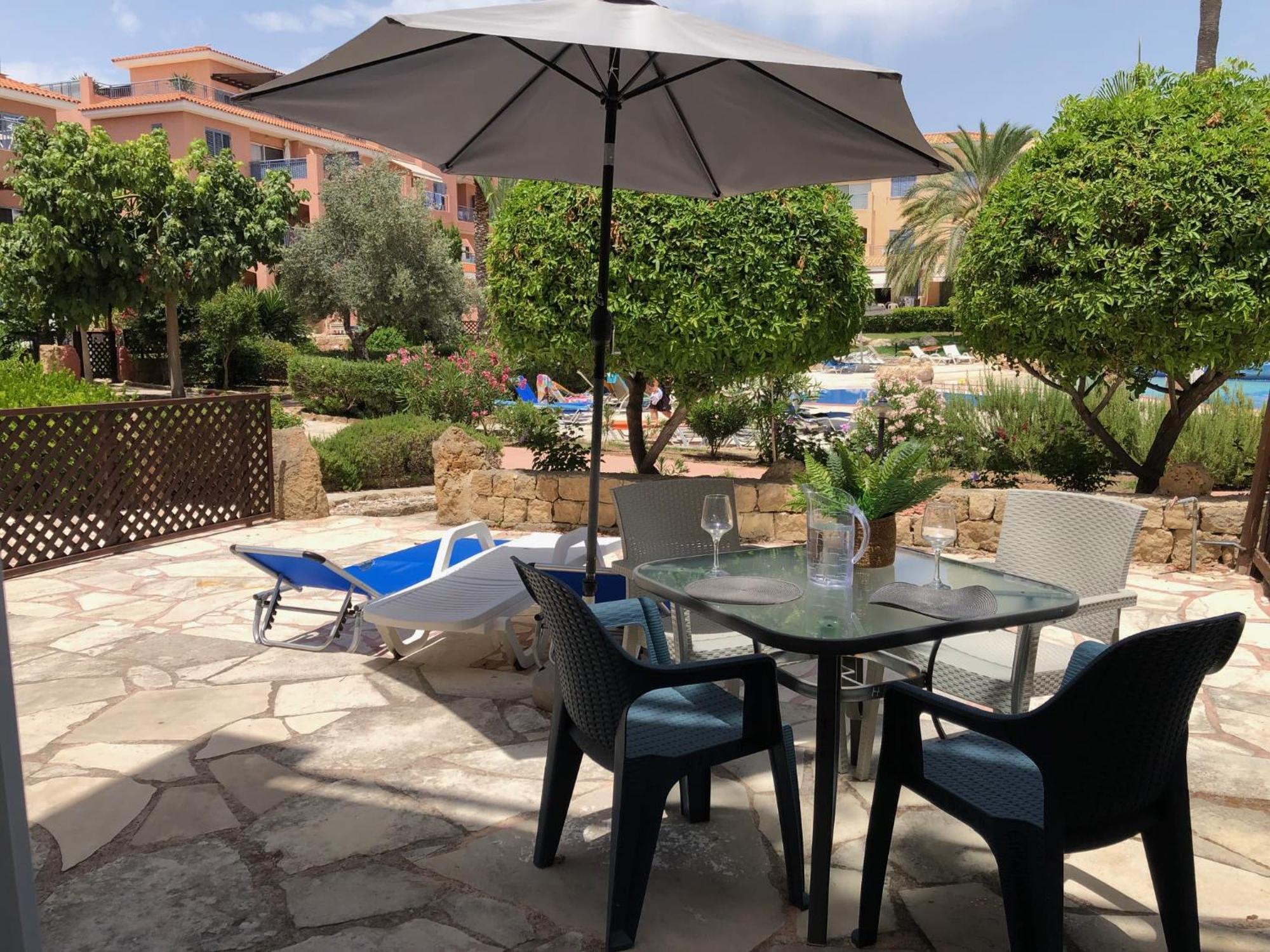 Stylish 1 Bedroom Apartment In Limnaria Gardens Paphos Extérieur photo